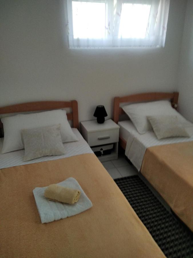 Apartment Anny Pula Exterior photo